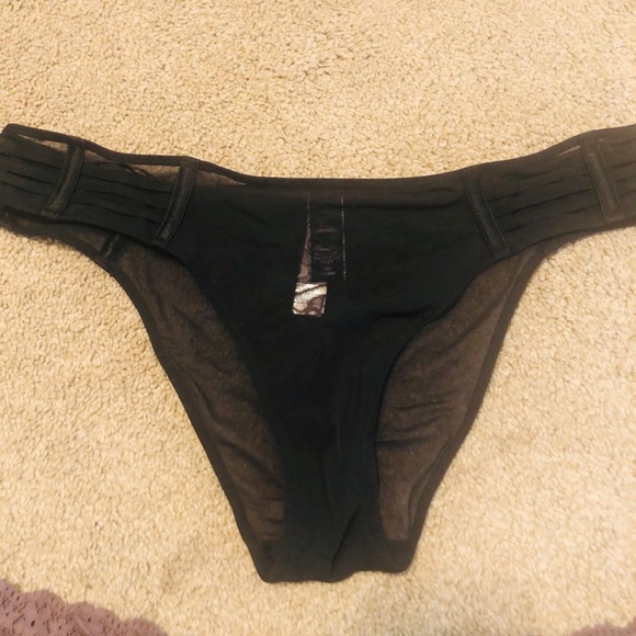 Victoria’s Secret VERY SEXY panties size large 🎀 - Picture 2 of 5